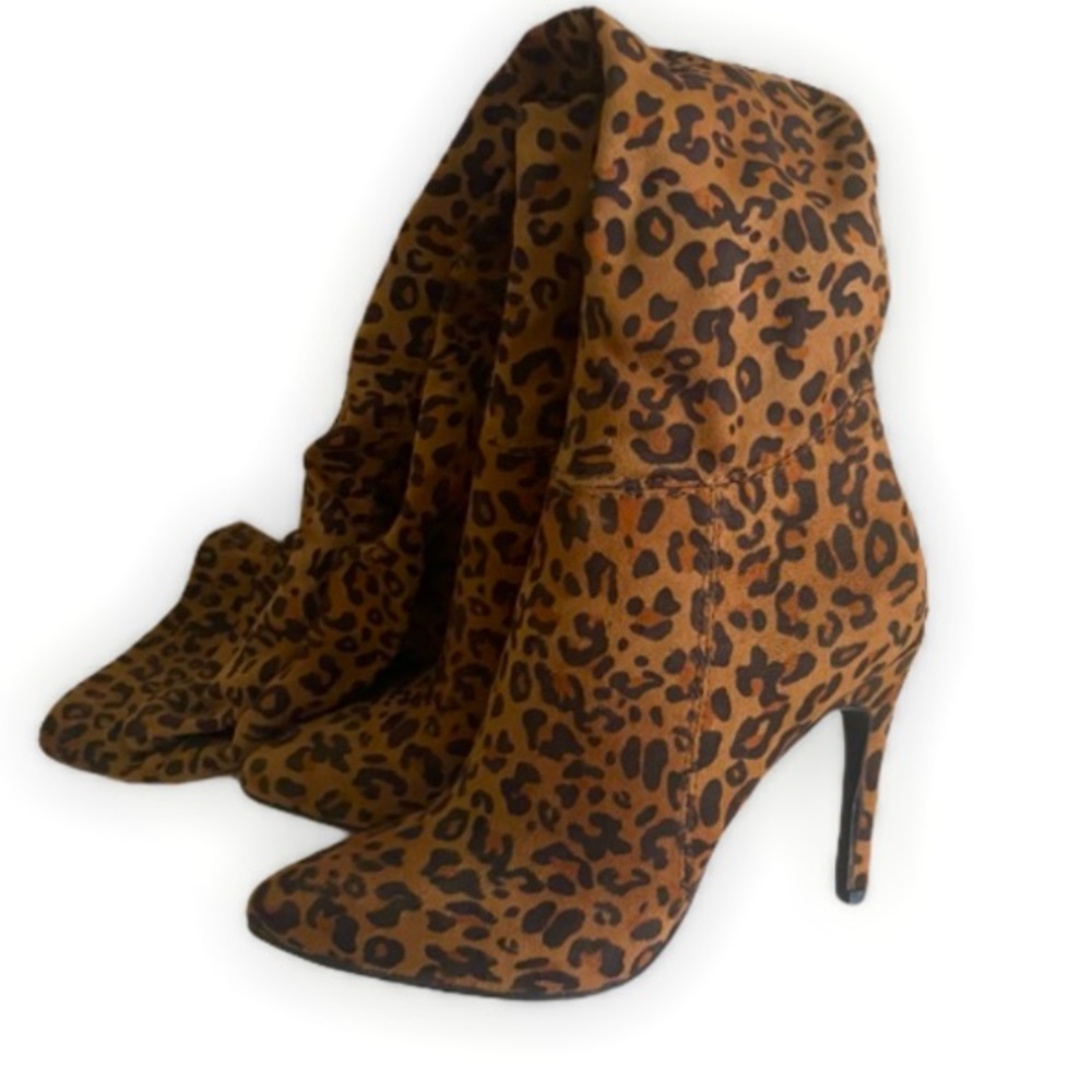 Breckelle’s Over the Knee Leopard Boots New Size 6-fits 5.5